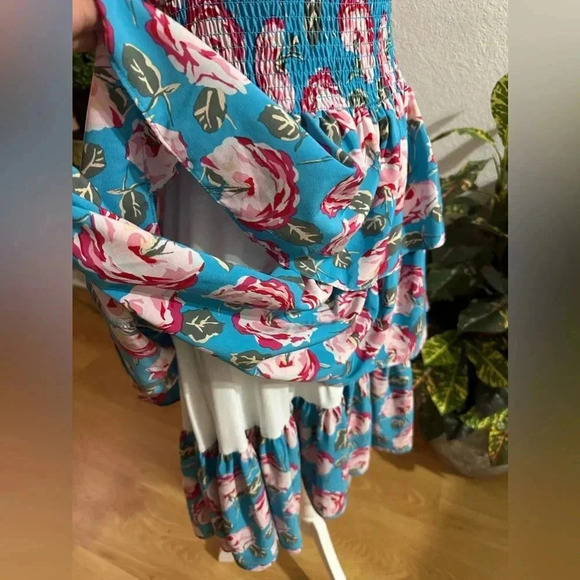 Betsy Johnson Floral Smocked Tiered Ruffle Dress size 10 - Picture 10 of 12